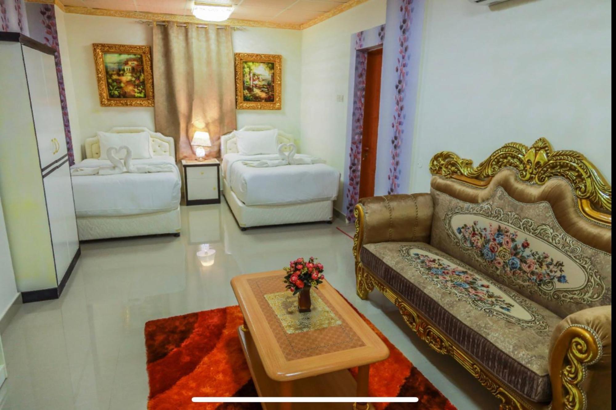 Capital O 141 Golden Rays Hotel Ibrā 외부 사진